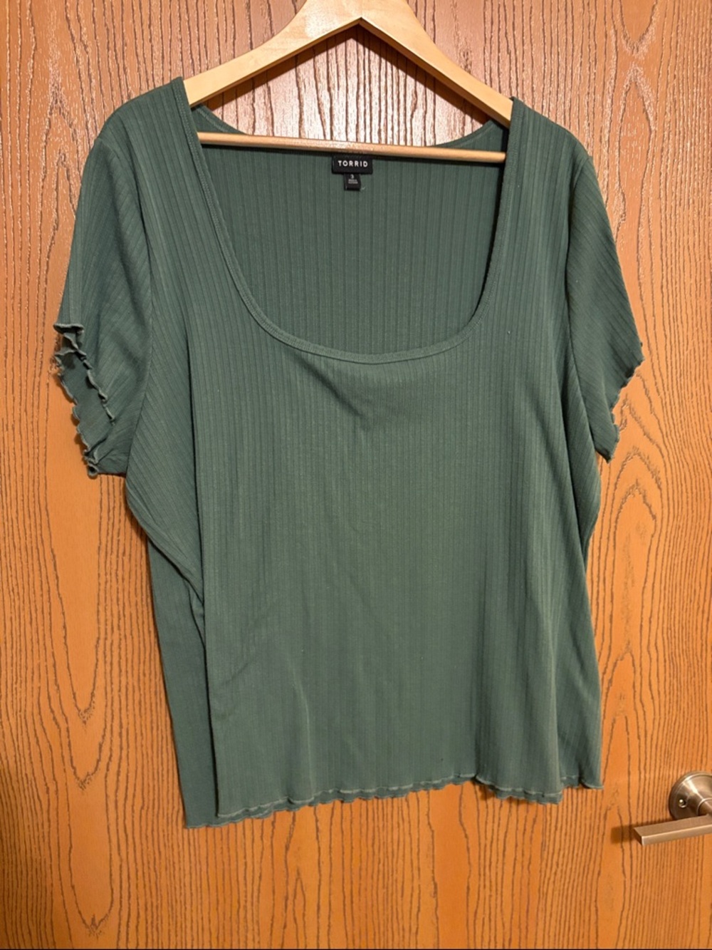 Green cropped shirt